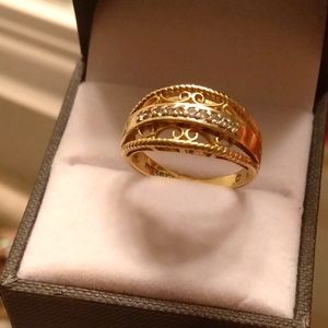 Gold diamond ring band